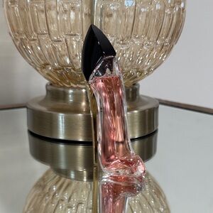 NEW Carolina Herrera Very Good Girl Eau de Parfum, Deluxe Sample/Travel size